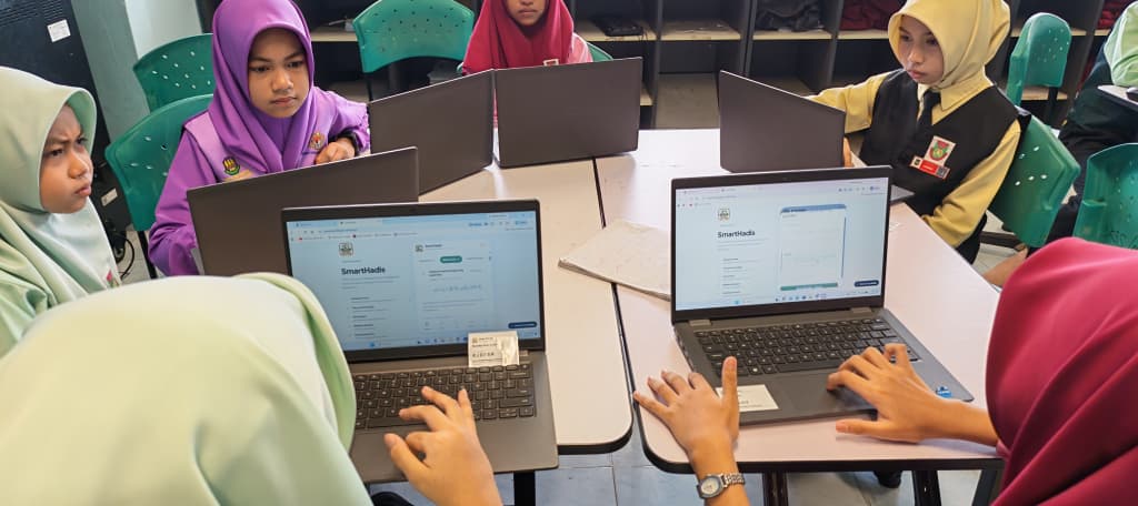 Sesi sebenar di makmal komputer sekolah